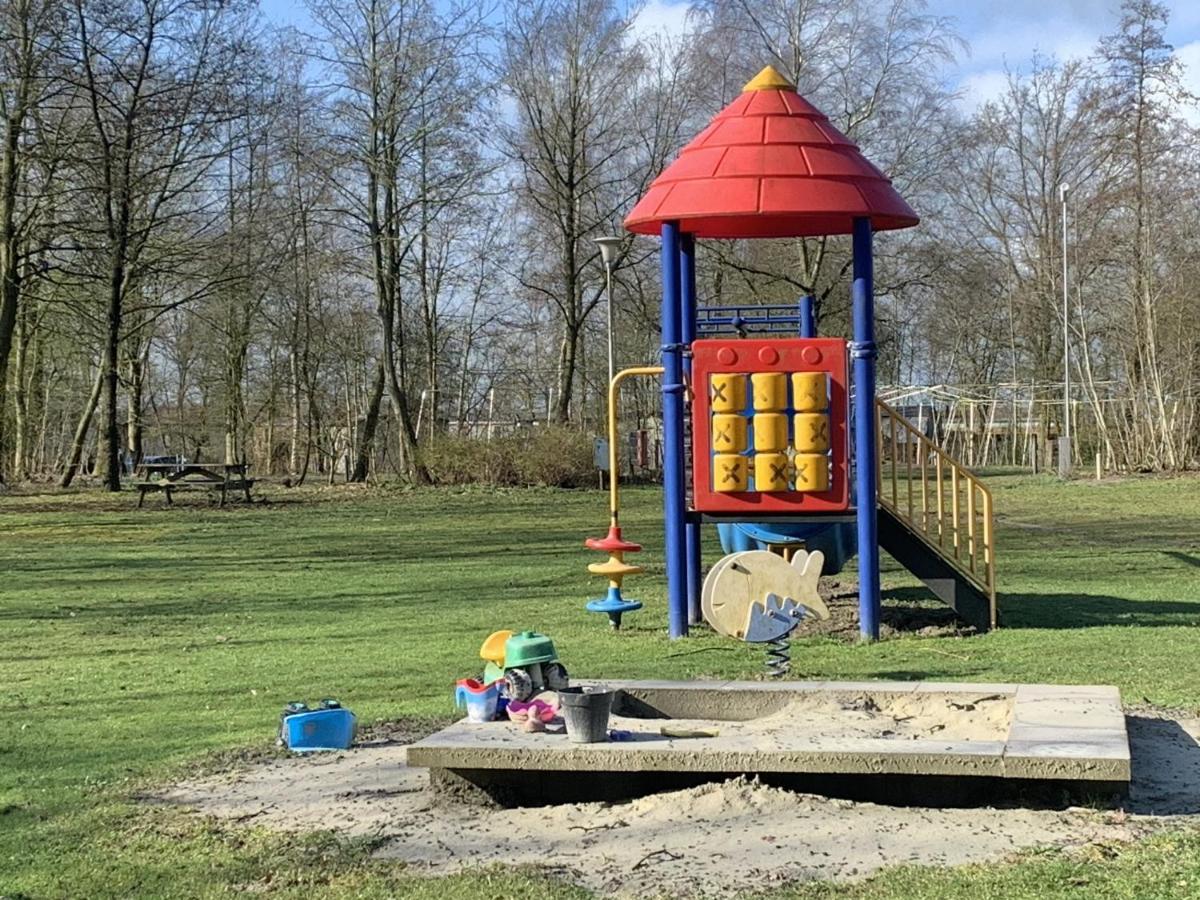 Vakantiepark Bergumermeer - 689 Suameer Eksteriør billede